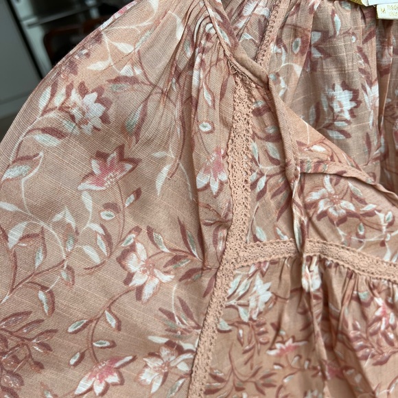 Floral blouse - Picture 4 of 7